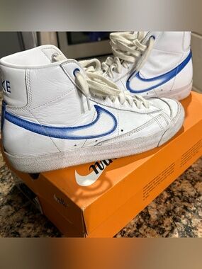 Nike blazers White High-Top Sneakers with Blue Swoosh 7y